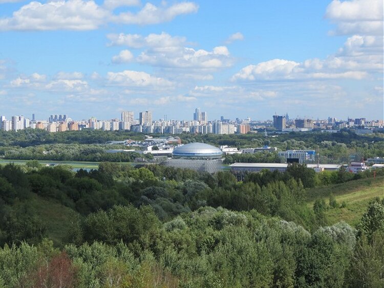 Крылатские холмы ночью