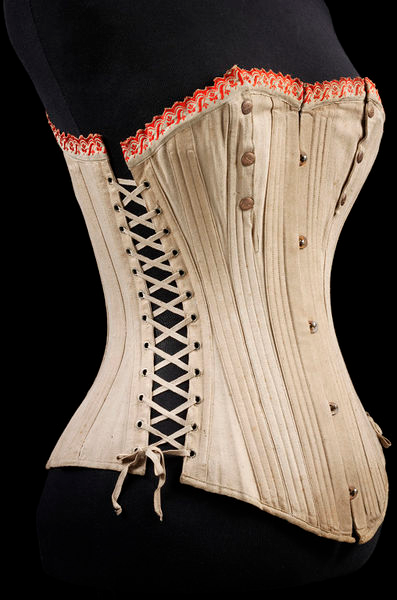 Корсет, Германия или Англия, 1875-99. (с) Из коллекции музея Виктории и Альберта (Лондон)