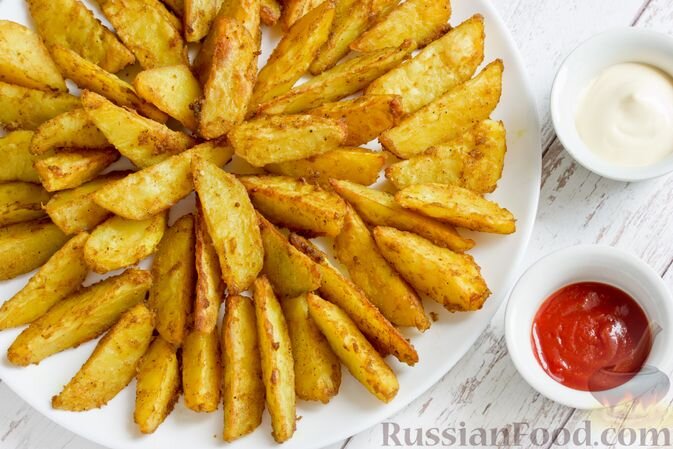 картофель, масло подсолнечное, паприка молотая, куркума, кориандр, чесночный порошок, горчица, соль, перец чёрный молотый