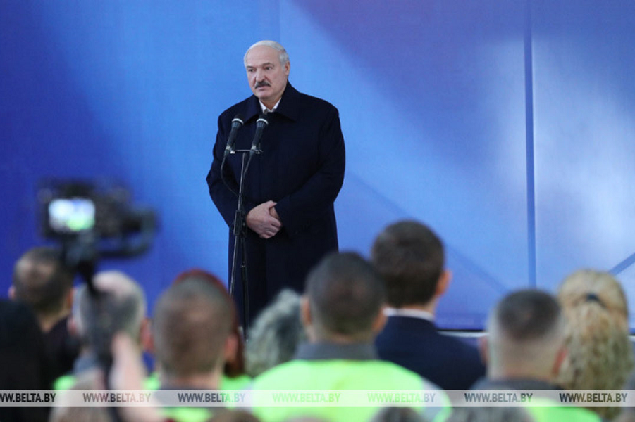 Президент Беларуси Лукашенко выступает в Светлогорске, 14.02.20
