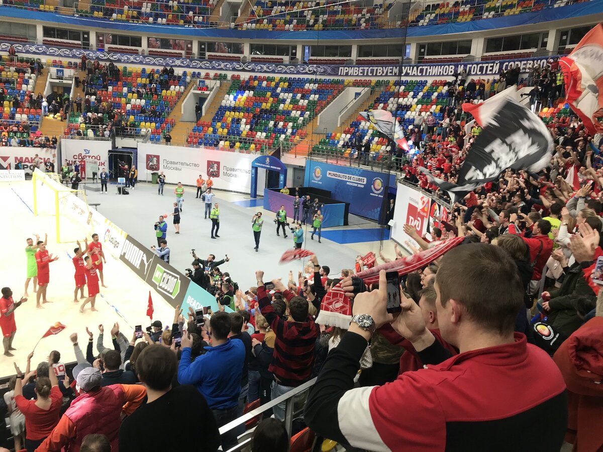 Футболисты "Спартака" благодарят болельщиков за поддержку в полуфинале