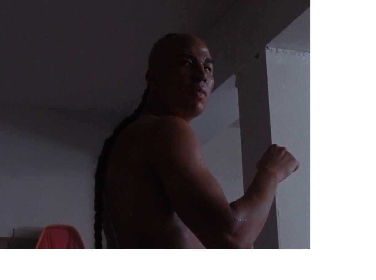 Кадр из фильма "Кикбоксер"