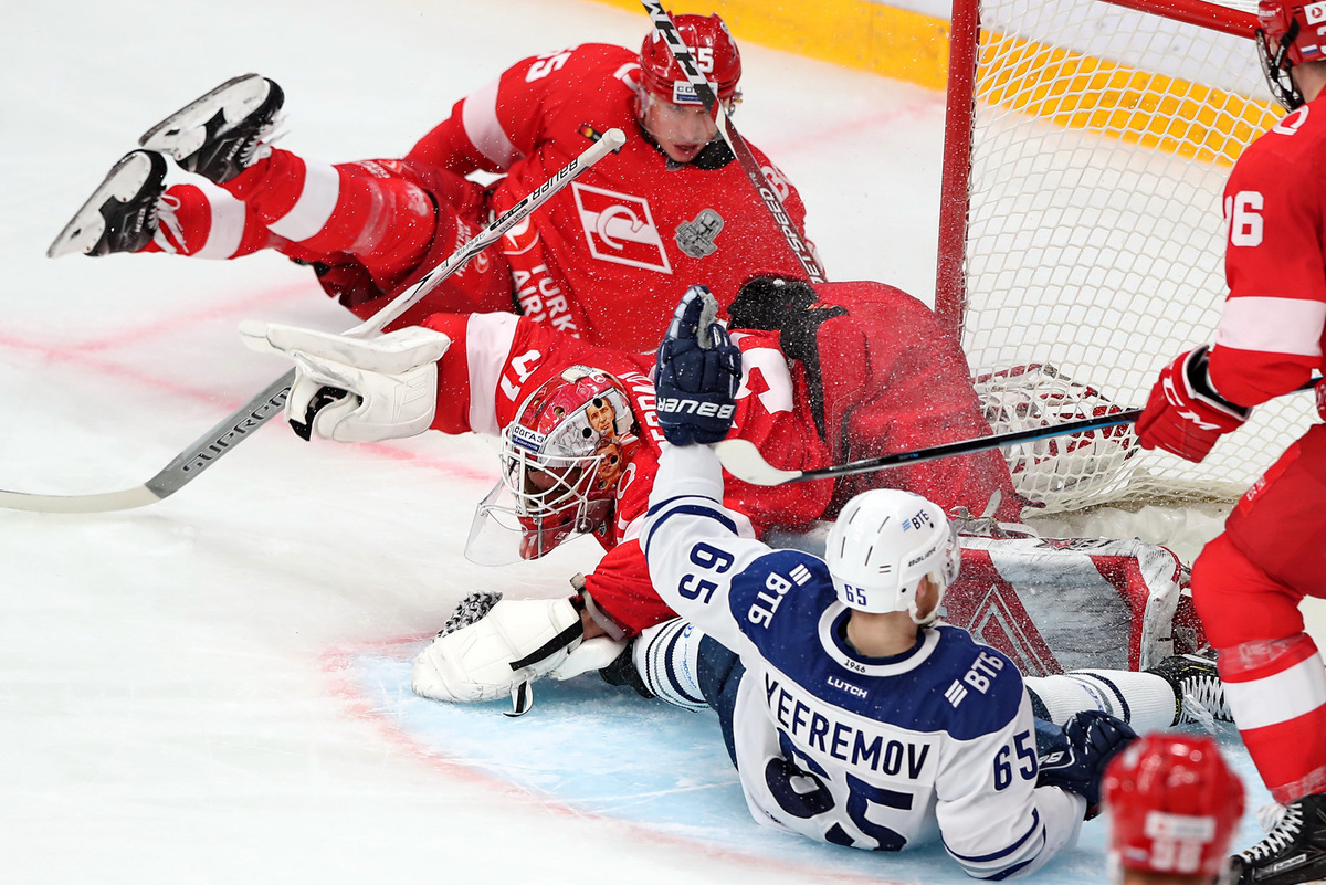 Жарко было у ворот каждой команды.    фото: открытые источники интернета .