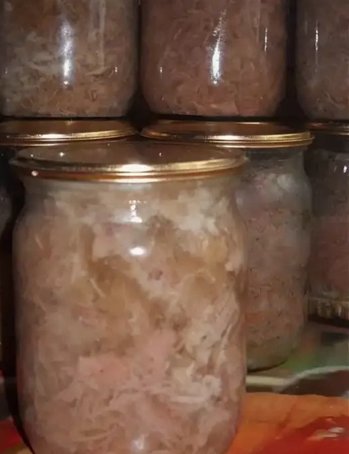 Холодец в банках. Холодец на зиму. Мясные заготовки на зиму в банках. Холодец домашний в банке.