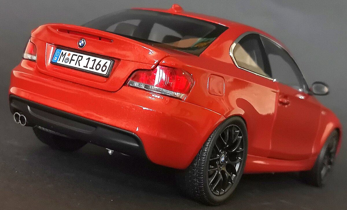 BMW 135i E82 на летних колесах | Мир 1:18. Масштабные модели авто | Дзен