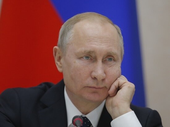 Путин читает нашу статью:)