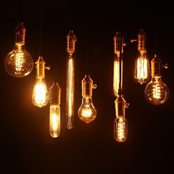Томас Эдисон (Thomas Edison) со своим изобретением
