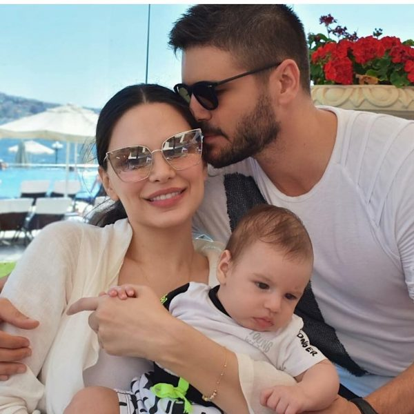 Толгахан Сайышман и Алмеда Абази также объявили о своем решении не брать арендную плату со своих жильцов в течение двух месяцев