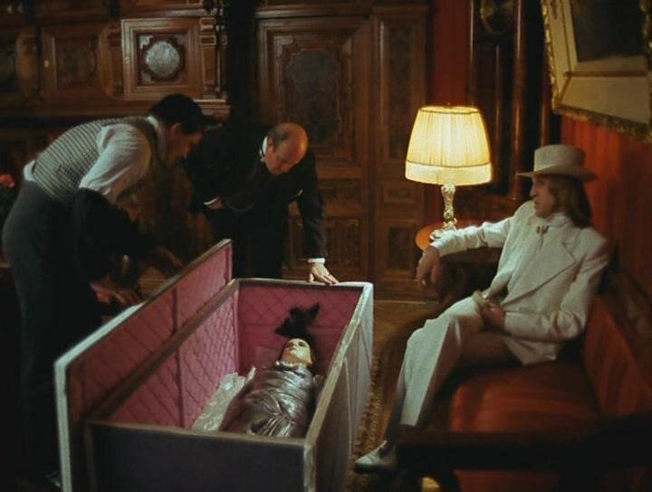 Кадр из фильма "Господин оформитель". Источник фото: Яндекс-картинки