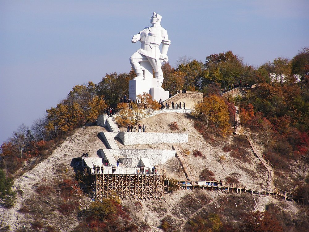 Памятник артему в святогорске фото