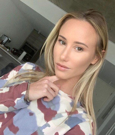 Источник: https://www.instagram.com/ginascarangella_/