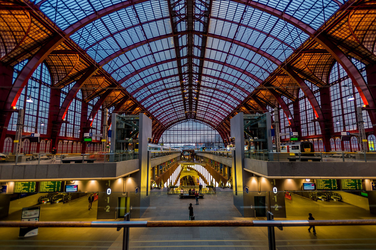 Железнодорожный вокзал Антверпен-Центральный