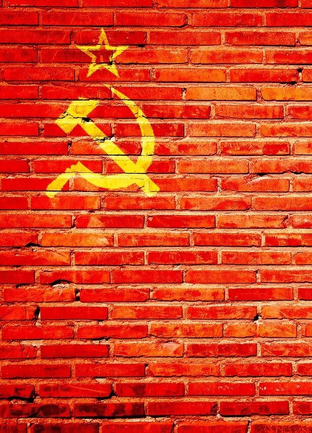 Нам должны!