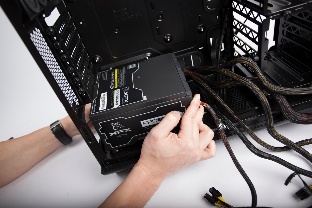 Корпус и БП лучше покупать отдельно © Expert Reviews