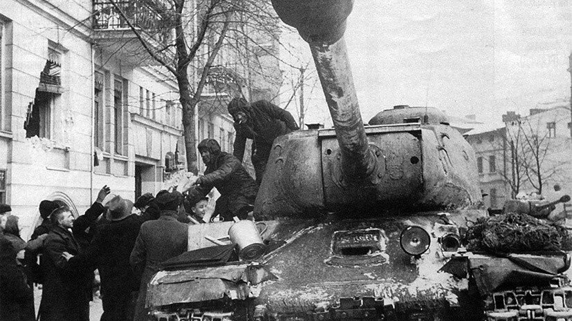Фотография сделанная советскими корреспондентами. 