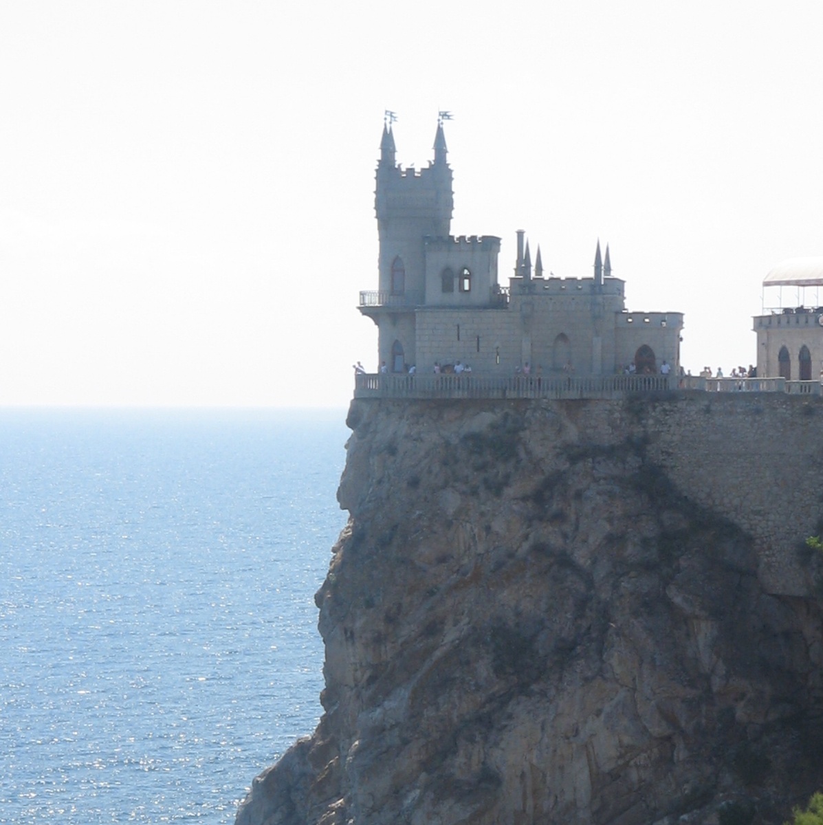 Большая Ялта. Знаменитое Ласточкино гнездо.