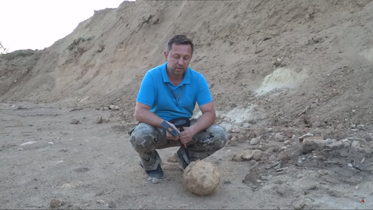 Странный шар в песчаном карьере (гора Шахан) | AISPIK | Дзен