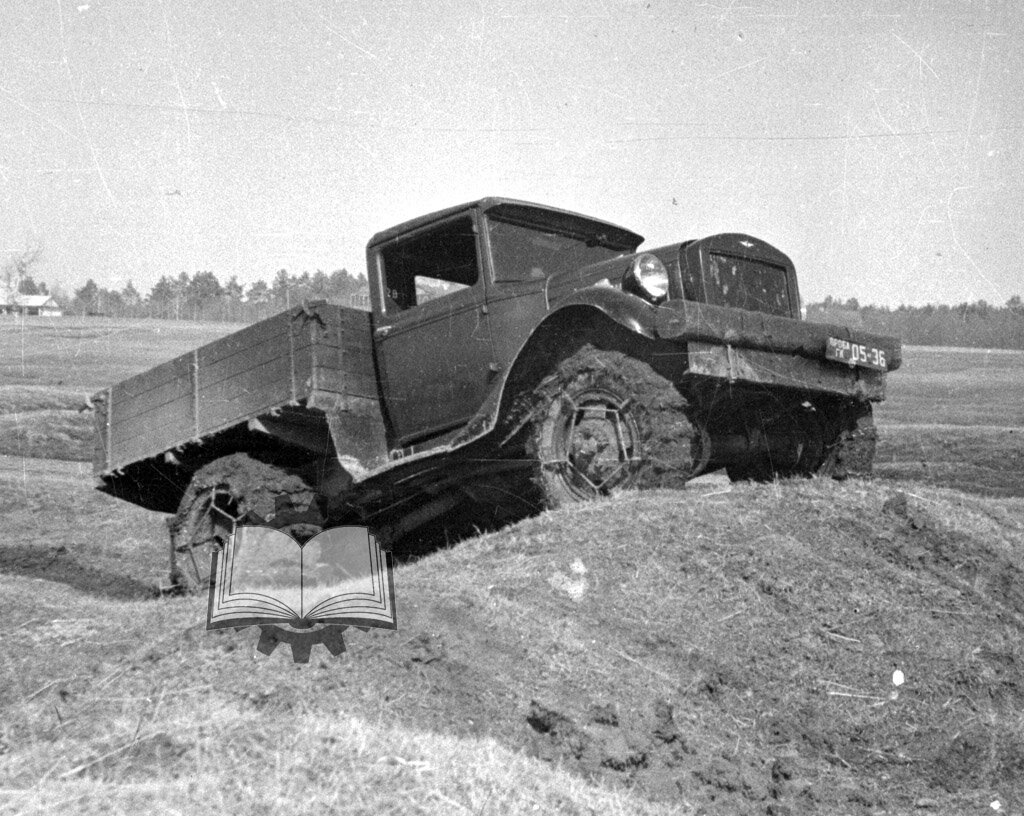 В марте 1939 года на испытания вышел ГАЗ-62, укороченная версия ГАЗ-63. Создавалась она под бронемашину ЛБ-62, на этой же базе выпускался бы и БТР.