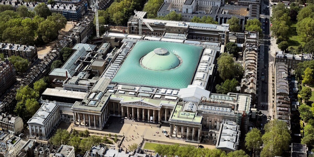Вид на здание Британского музея с дрона. Фото из открытого источника в Яндексе