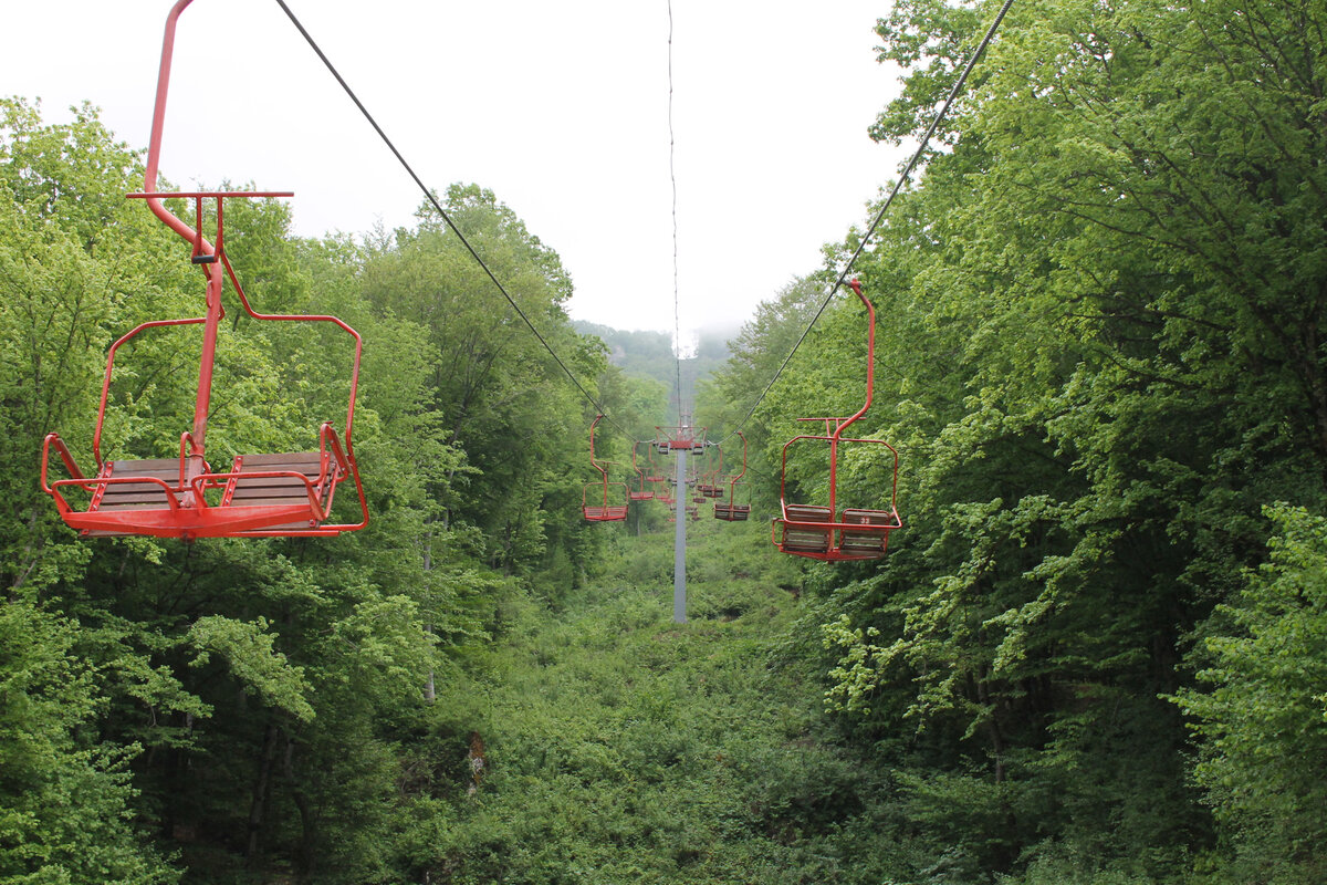 Название канатной дороги не связано ни с легендами, ни с местными поверьями. Идея построить кресельный подъемник принадлежит Василию Савранскому. Работы велись около 4-х лет, и зимой 2014 года канатка была открыта.