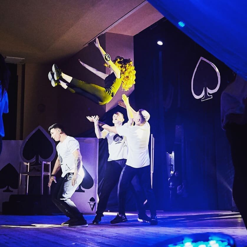 Кадр одного выступления на сцене (личный источник)