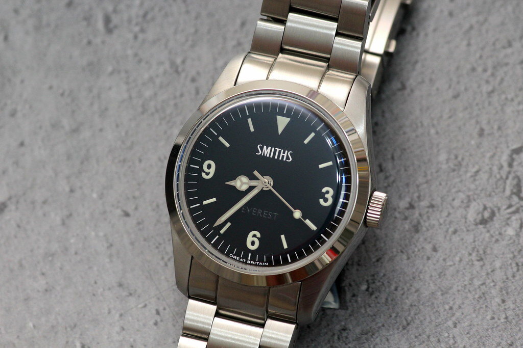 Английский watch. Smiths часы. Watch Smith.