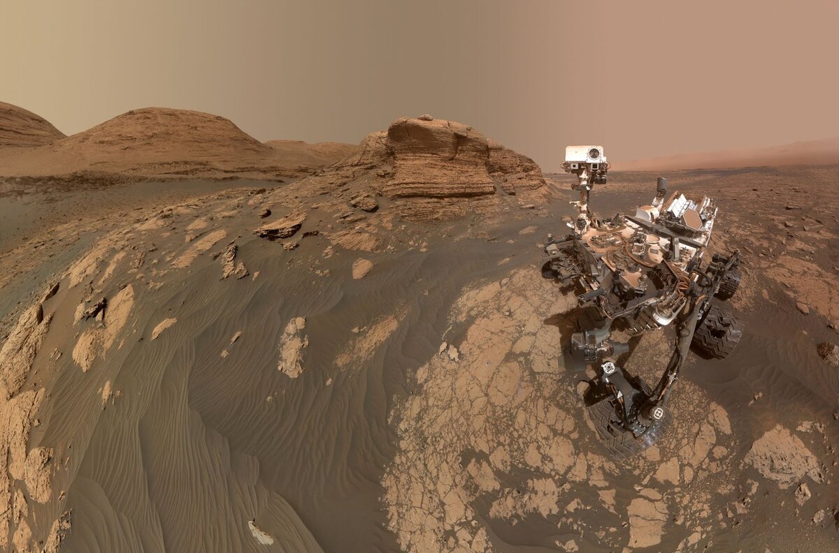 Источник фото: официальный сайт NASA https://mars.nasa.gov/resources/25757/curiositys-selfie-at-mont-mercou/