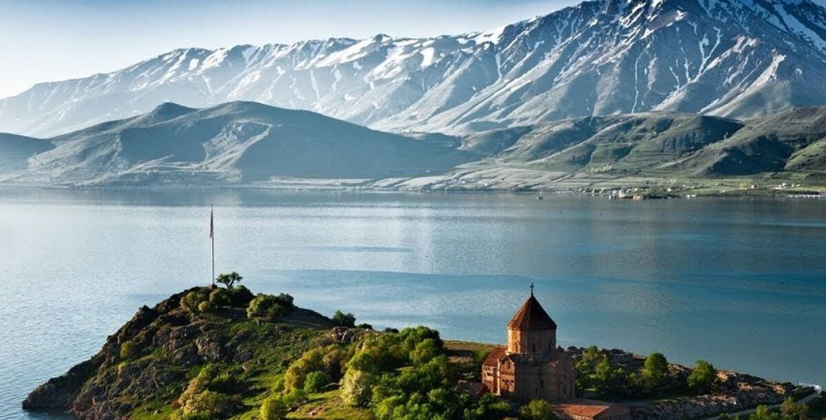 Армения море
