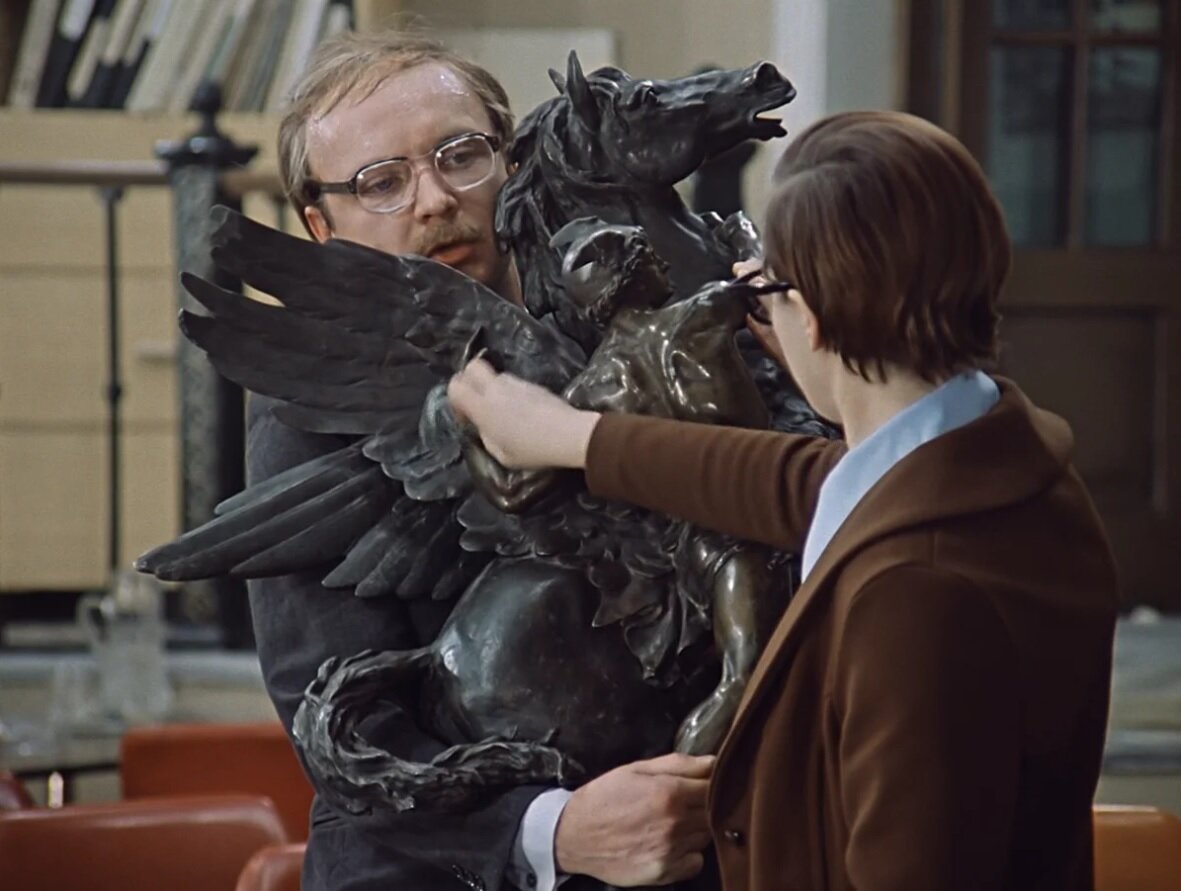 Кадр из фильма "Служебный роман"