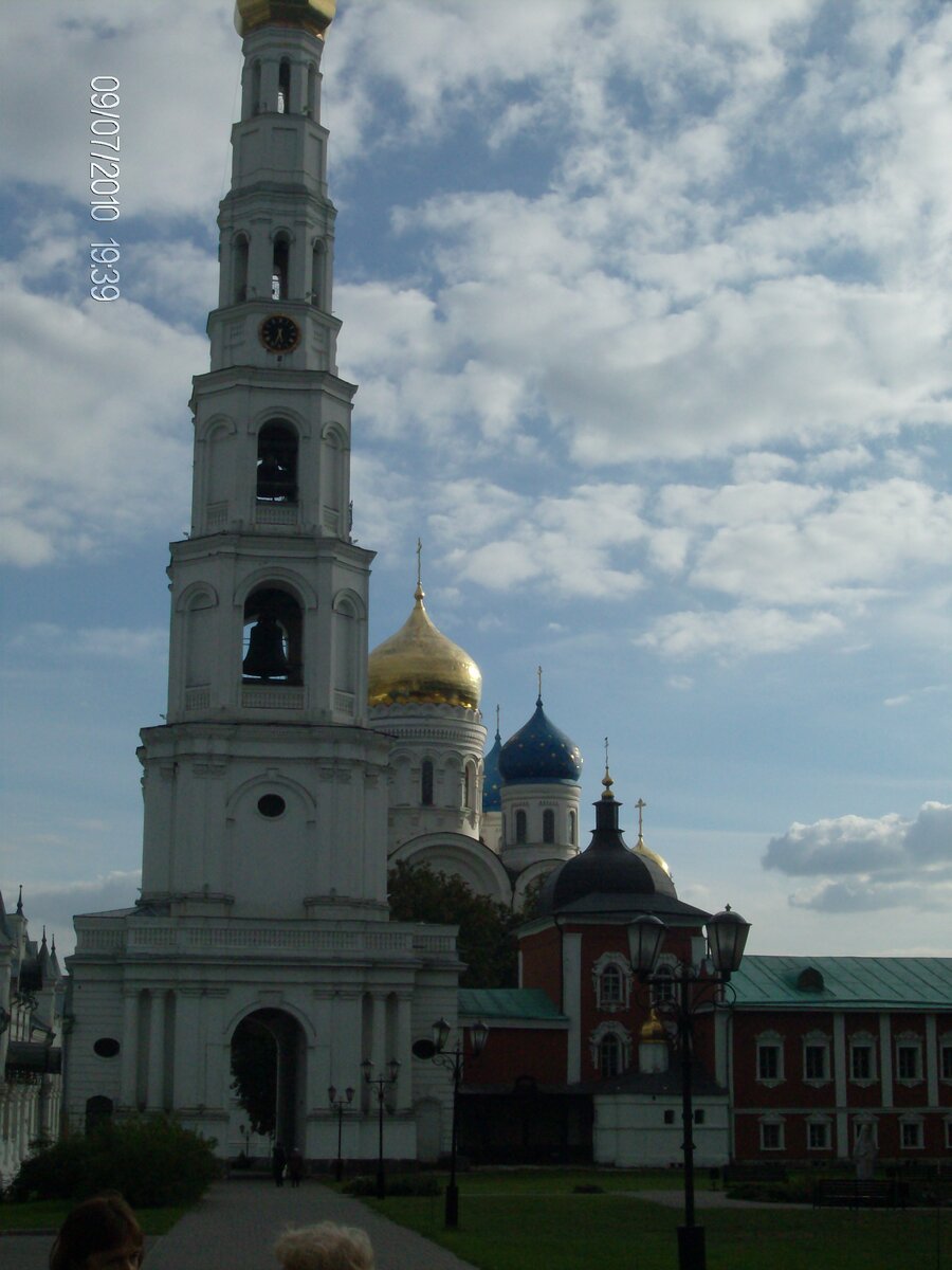 Колокольня храма