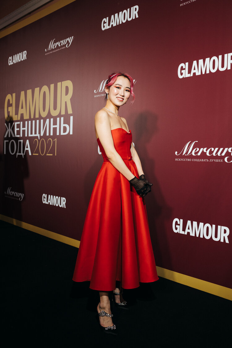 Премия женщина года. Премия Glamour 2021. Рудковская на премии женщина года 2021. Женщина года Glamour Манижа. Ханна премия журнала Glamour 2021 женщины года.