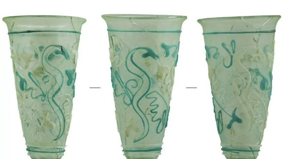 Ученые определили происхождение древнего кубка со змеевидным орнаментом из Крыма