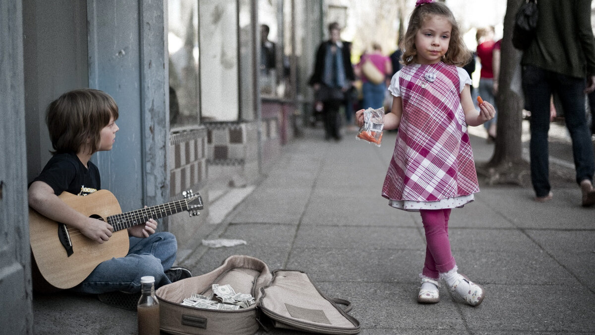 Детям негде играть песни. Дети улицы. Дети не улице. Уличный гитарист.