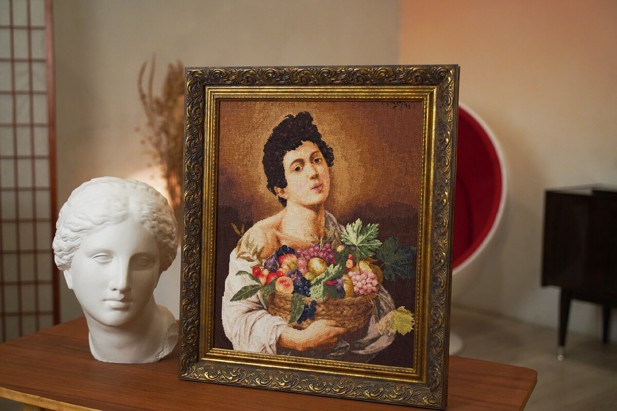 МК-022 Юноша с корзиной фруктов. 1593