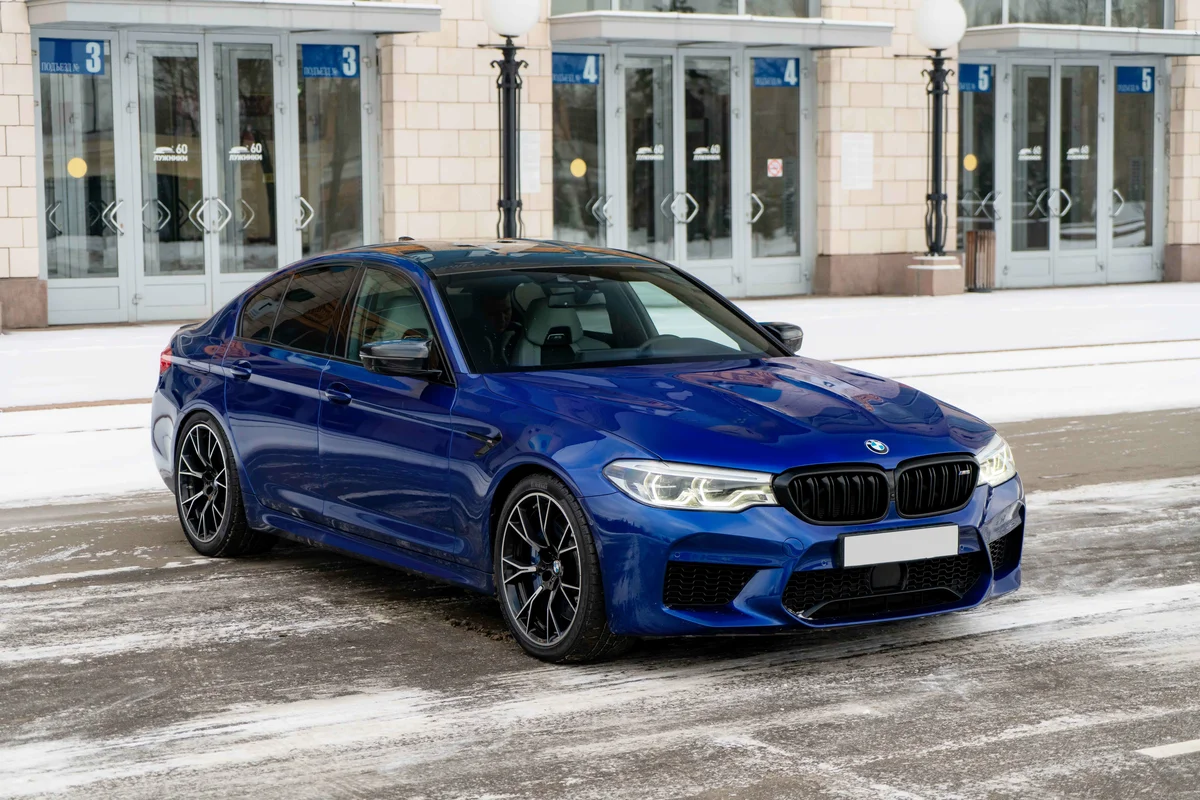 bmw m5 f90 фиолетовая