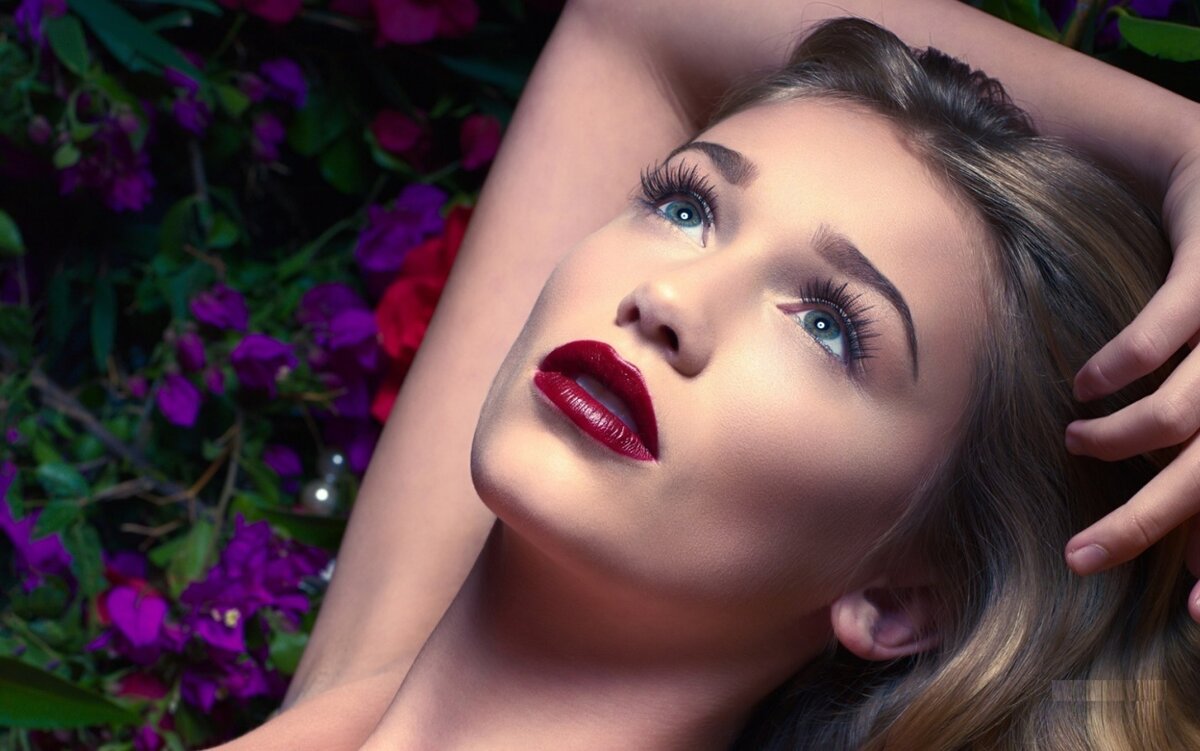 Бьюти-индустрия постоянно развивается и совершенствуется. Сегодня в салонах, независимо от ценового сегмента, можно заказать любую услугу для улучшения своей внешности.