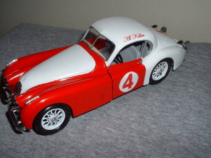    XK120 Келлера существует в виде масштабной копии.