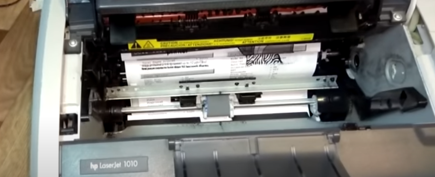 Лист со скрепками застрял в термоузле