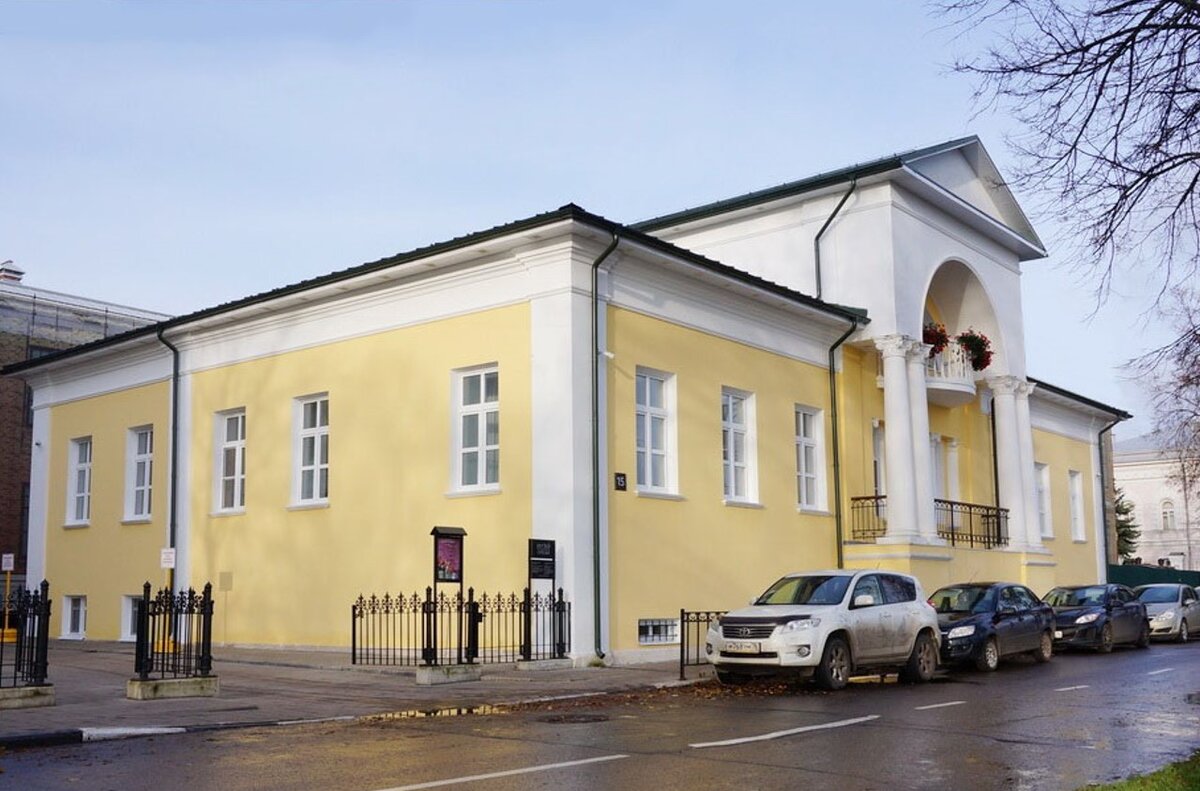 «Дом общества врачей» (ныне Музей им. В.Ю. Орлова) в Ярославле, 1820-е гг. на подклете XVII в.   