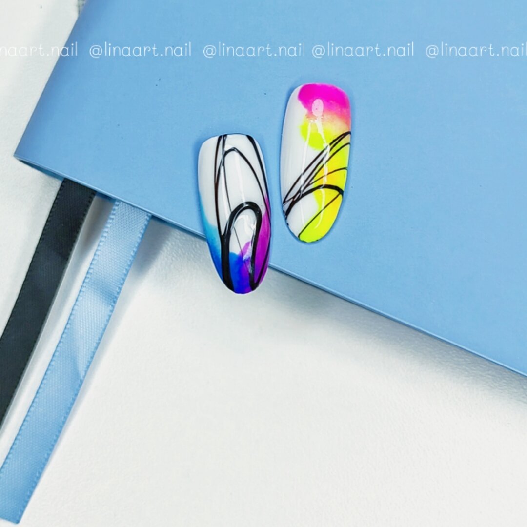 Радужный градиент на ноготках с гелем паутинка