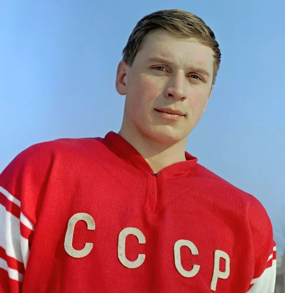 Суздальский хоккеист 1972
