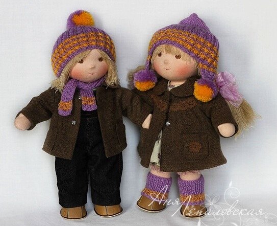 Девочка и мальчик. Обратите внимание на гардероб 😊 Фото из интернета. Автор работы Аня Лепаловская.