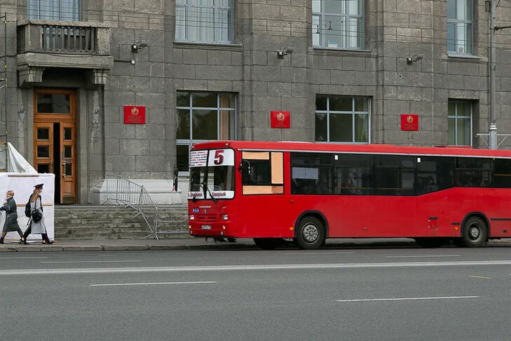   За два года автобусный парк ПАТП-4 пополнился 205 автобусами. Фото Алексея Танюшина