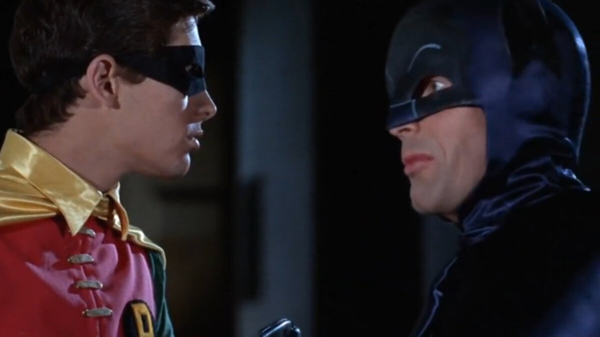 Сериал «Бэтмен» 60-х с Адамом Уэстом – это легенда и культ. На него ссылаются и цитируют по сей день.-2