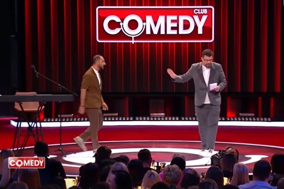    «Воняешь на всю Москву». В Comedy Club пошутили про рязанские пожары. Фото: ТНТ.