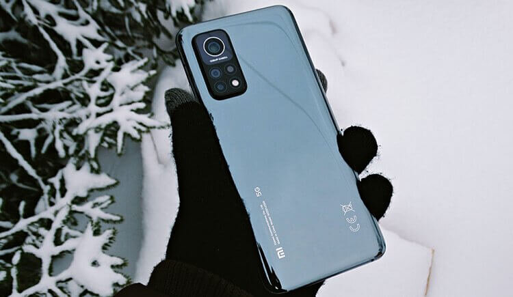    Выглядит Mi 10T Pro как настоящий флагман. Хоть и вышел уже достаточно давно.