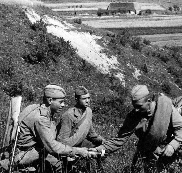 Солдаты красной Армии.