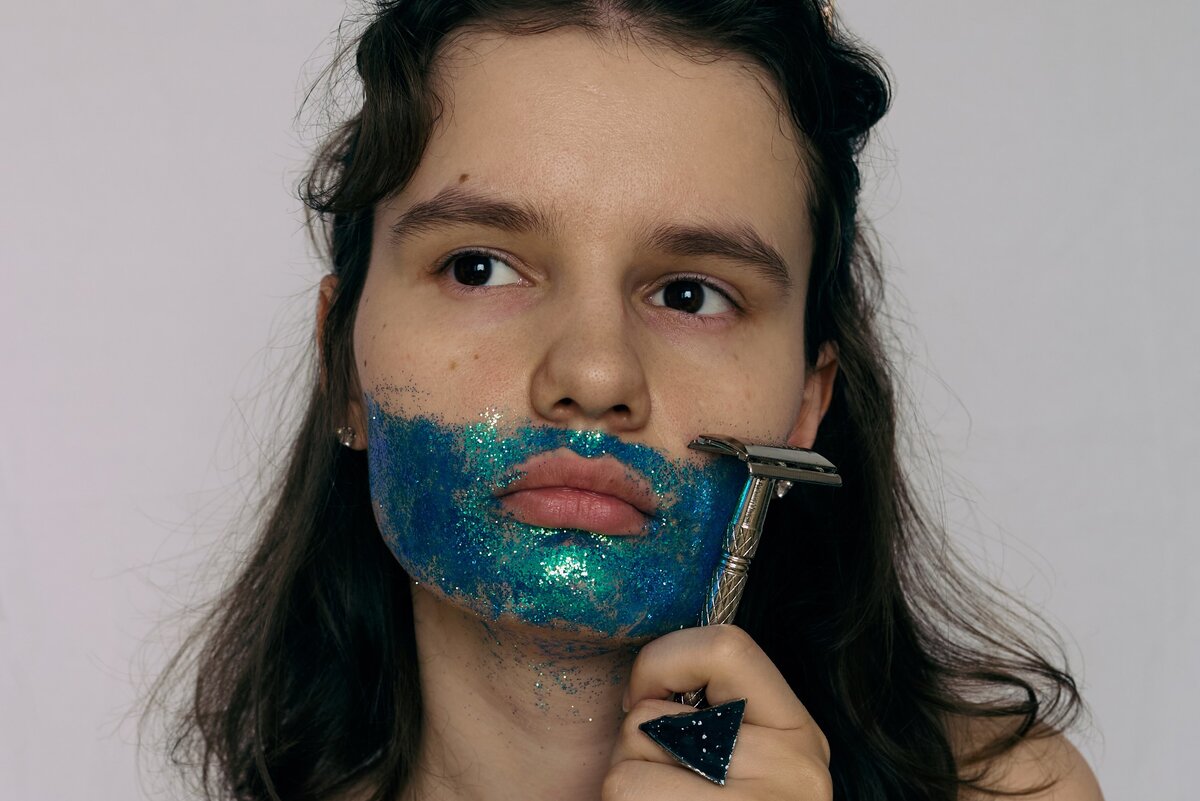     Как выглядит девушка, которая с 13 лет брила лицо дважды в день - а теперь перестала