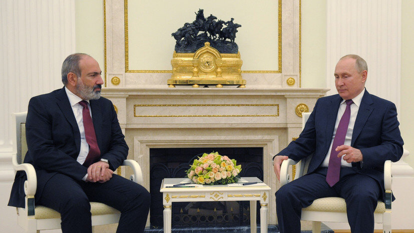   globallookpress.com Kremlin Pool