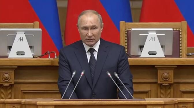 Владимир Путин на заседании Совета законодателей в Петербурге, 2021 год (иллюстрация – кадр видео)